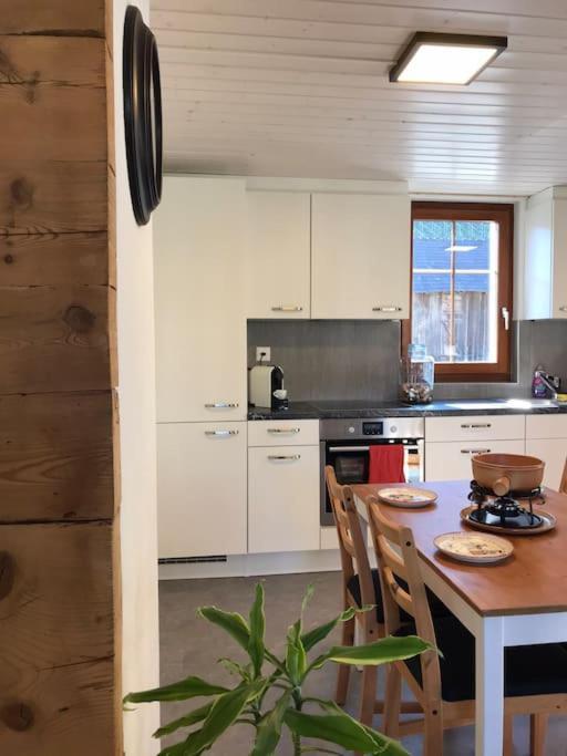 La Maisonnette : Charmante Maison Independante Salgesch Esterno foto